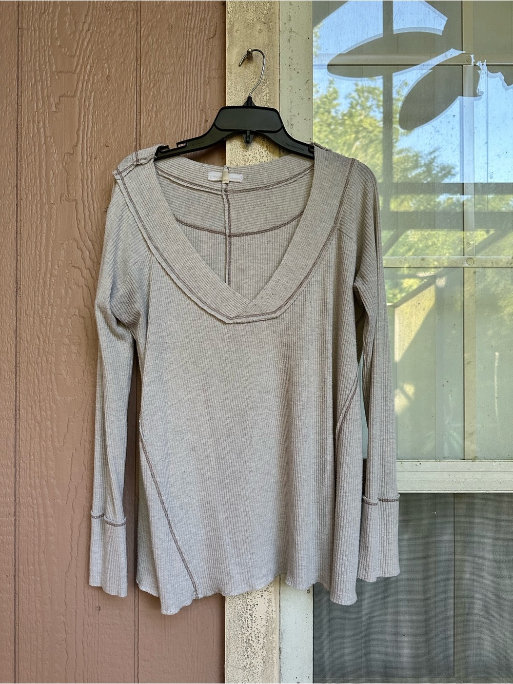 Gilded Intent Light Cream Ribbed V-Neck Long Sleeve Top